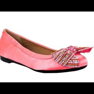 2/$25❤️ Pink satin flats with studded bow